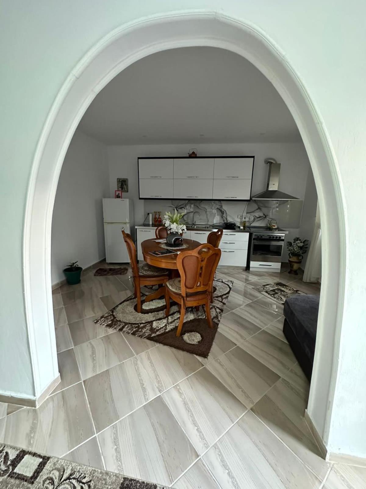 Guesthouse Albi Berat Exterior foto